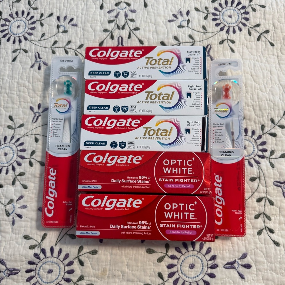 Colgate Toothpaste and Toothbrush Set